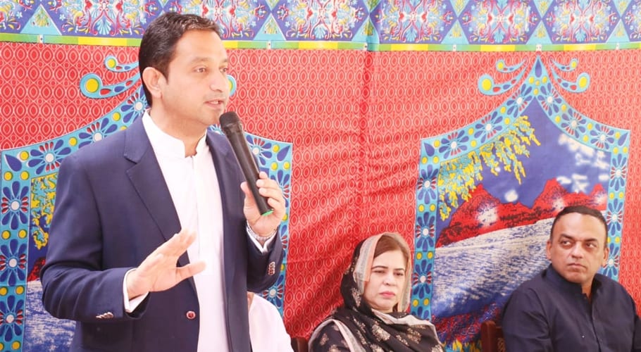 کراچی میں بارش نے سندھ حکومت کی کارکردگی کا پول کھول دیا۔خرم شیر زمان
