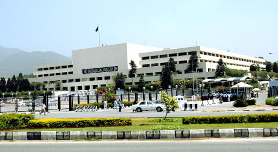 حکومت کا نیب قانون اور ایف اے ٹی ایف پر حزبِ اختلاف کو اعتماد میں لینے کا فیصلہ