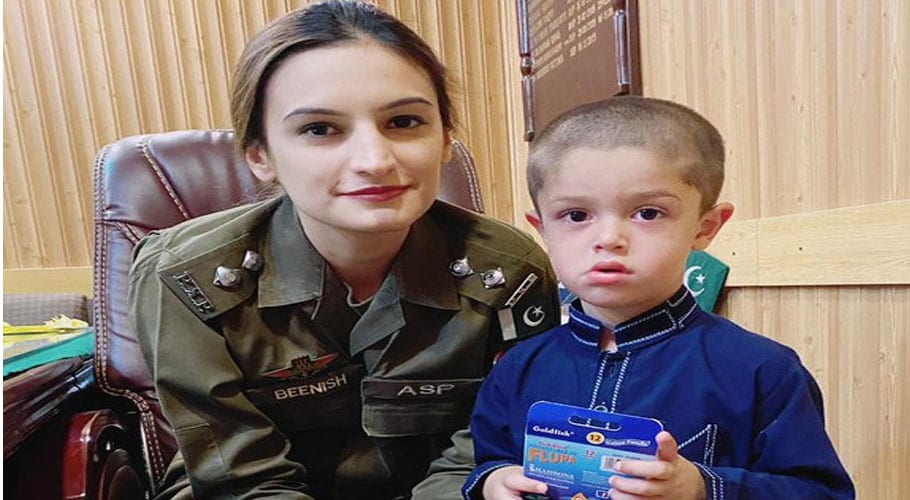 Police reunites missing minor kid with family