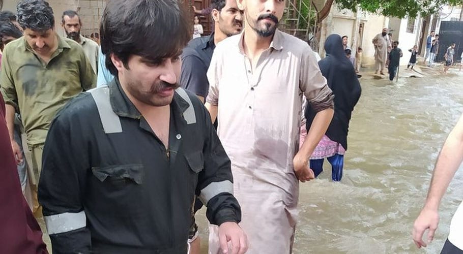 وزیرِ اعظم کی ہدایت پر عالمگیر خان اپنے حلقے میں عوام کی خدمت میں مصروف