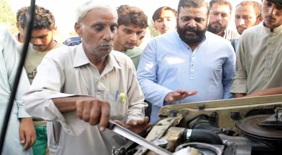 Pakistani man successfully runs car on animal fat
