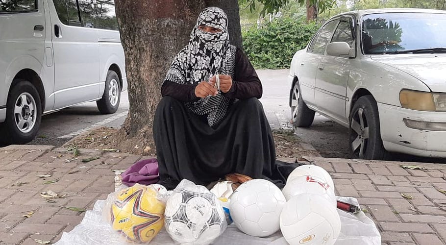 بے سہارا خاتون عابدہ کی ارباب اقتدار سے گھر فراہم کرنے کی اپیل