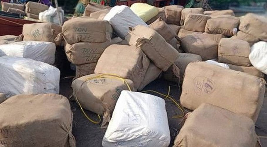 کسٹمز اینٹی اسمگلنگ کی بڑی کارروائی، کروڑوں روپے کا اعلیٰ معیار کا کپڑا برآمد