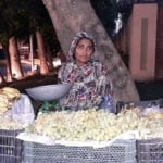 محنت کش خاتون کنیز فاطمہ کی اپنی بیٹیوں کے جہیز کیلئے اعلیٰ حکام سے مدد کی اپیل