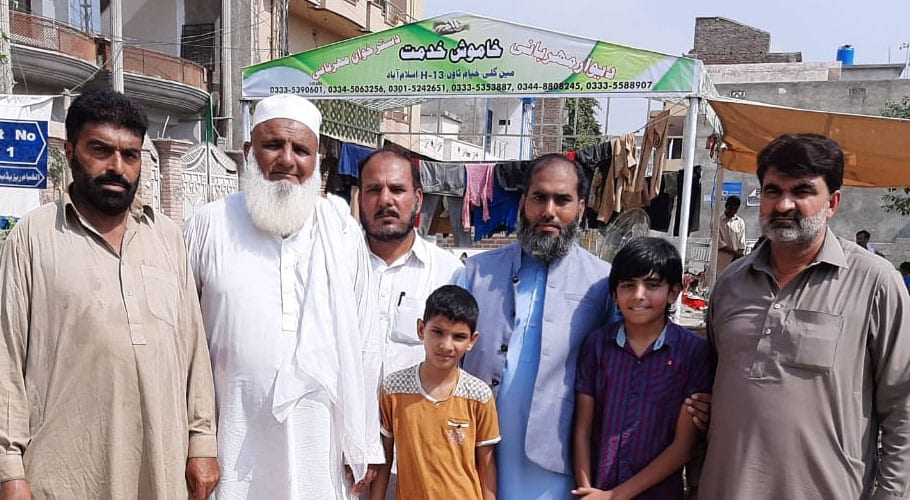 ”خاموش خدمت“ کے نام سے سفید پوش اور مستحق افراد کی مدد کررہے ہیں ،بادشاہ خان