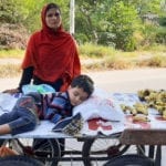 خواتین کے لئے مثال، صبا نورین اپنے بچوں کی کفالت کیلئے پھل فروش بن گئیں