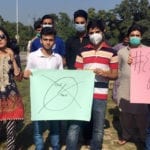 اگلی کلاسوں میں ترقی دی جائے، کیمبرج اسکول کے طلباء و طالبات کا احتجاج