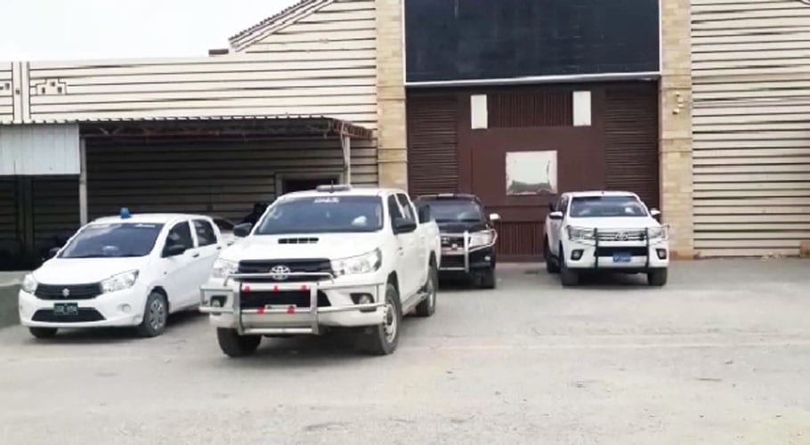 آمدن سے زائد اثاثوں کا الزام، نیب سکھر کا سہیل انور سیال کے بنگلے پر چھاپہ