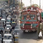 کراچی میں ٹرانسپورٹ کا مسئلہ شہریوں کیلئے وبالِ جان، حکومت کیا کررہی ہے؟