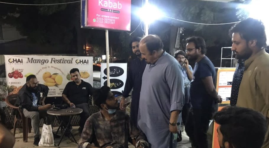 عہدے سے استعفیٰ دینے کے بعد فردوس شمیم نقوی حلقۂ انتخاب میں پہنچ گئے