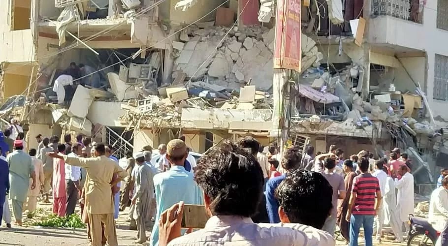 کراچی میں گلشنِ اقبال دھماکے کا مقدمہ درج، وجوہات کے تعین کیلئے تفتیش شروع