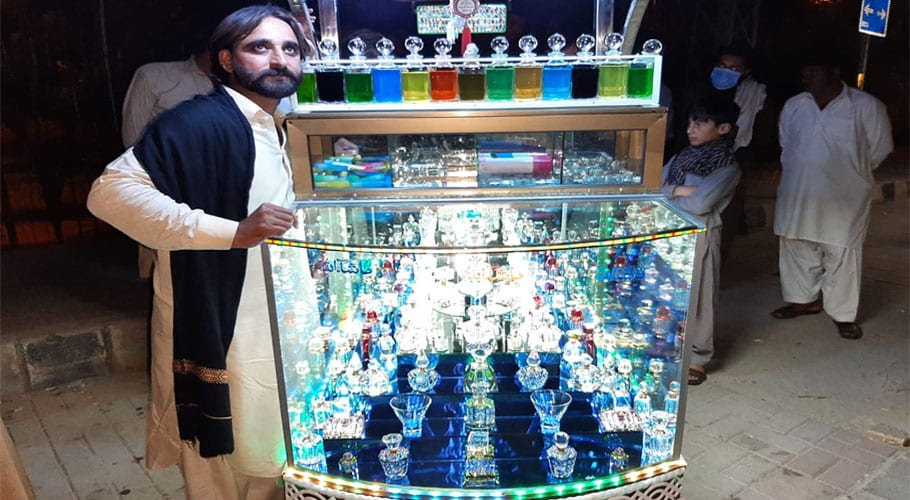 اسلام آباد میں بہادر علی نے نئے طریقے سے روزی کمانا شروع کردی