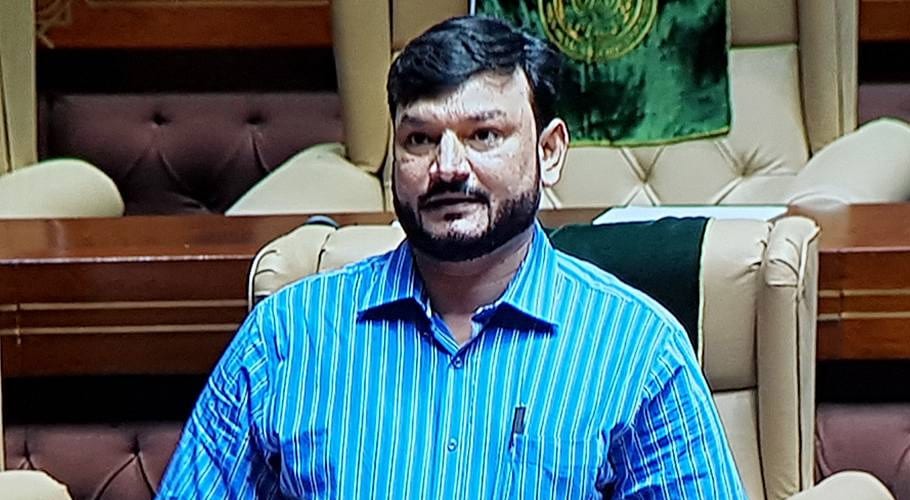 کراچی میں سابق رکنِ سندھ اسمبلی کامران اختر ڈاکوؤں کے ہاتھوں لٹ گئے