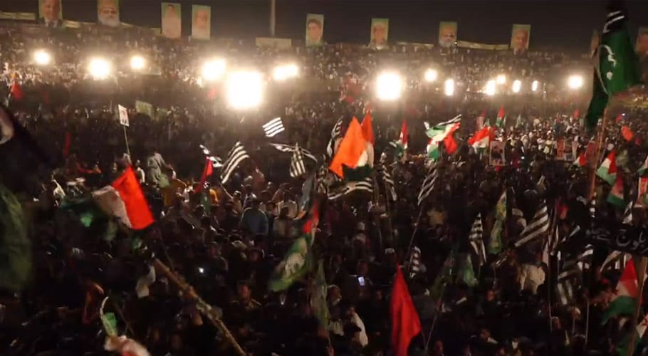 کراچی میں پی ڈی ایم جلسے کی تیاریاں عروج پر، 180 فٹ لمبا، 60 فٹ چوڑا اسٹیج تیار