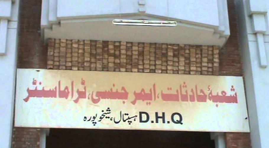شیخوپورہ میں موٹر وے انٹر چینج کے قریب گاڑی الٹ گئی، ماں اور 2 بچیاں جاں بحق