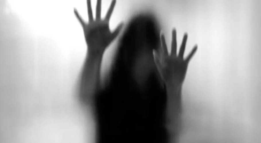 درندگی کی انتہاء ہوگئی، بھائی نے بہن کو زیادتی کے بعد جلا کر مار ڈالا