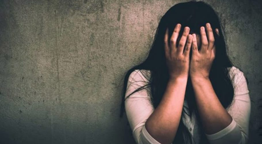 کراچی میں خاتون سے زیادتی کی کوشش پر پولیس کی کارروائی، جعلی عامل گرفتار