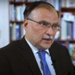 ایاز صادق کا متنازعہ بیان، احسن اقبال نے فواد چوہدری کے دعوے کی تصدیق کردی