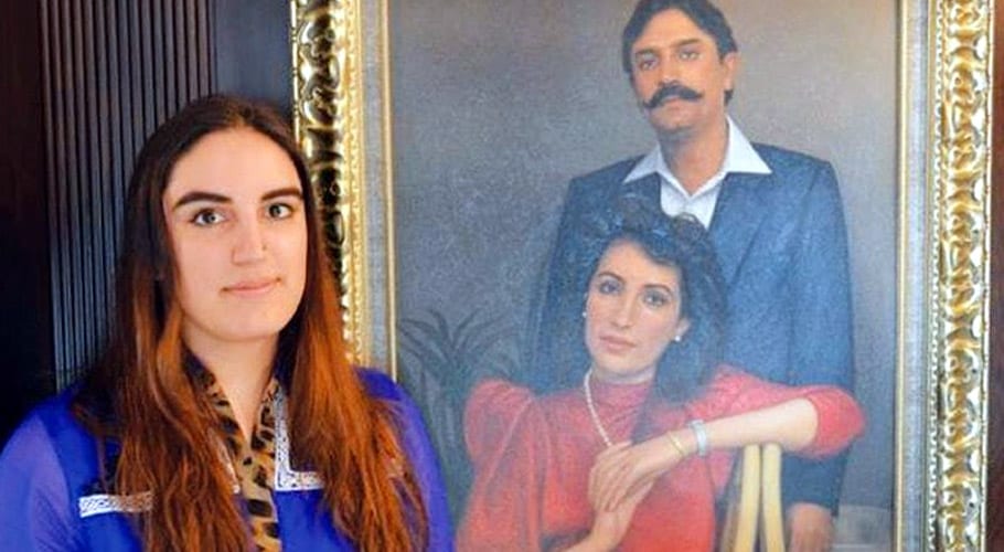 بختاور زرداری کی منگنی میں کورونا رپورٹ لازمی، سیاستدانوں کا شدید ردِ عمل