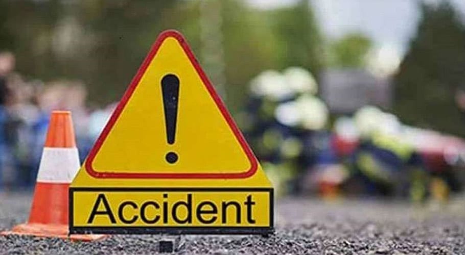 جلال پور بھٹیاں روڈ پر مسافر بس اور ٹریکٹر ٹرالی میں تصادم، 8 افراد جاں بحق