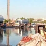 کورنگی صنعتی علاقے کی مرکزی سڑک سیوریج سے زیر آب، بد ترین ٹریفک جام
