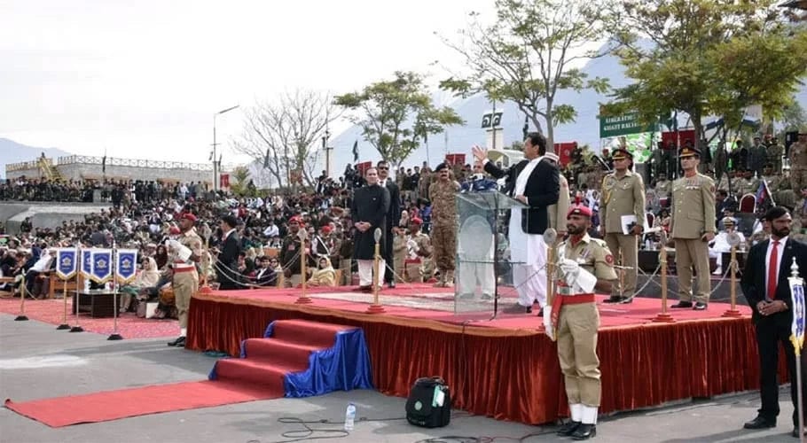 گلگت بلتستان کو صوبہ بنانے کا فیصلہ اقوامِ متحدہ کی قرارداد سامنے رکھ کر کیا۔وزیرِ اعظم
