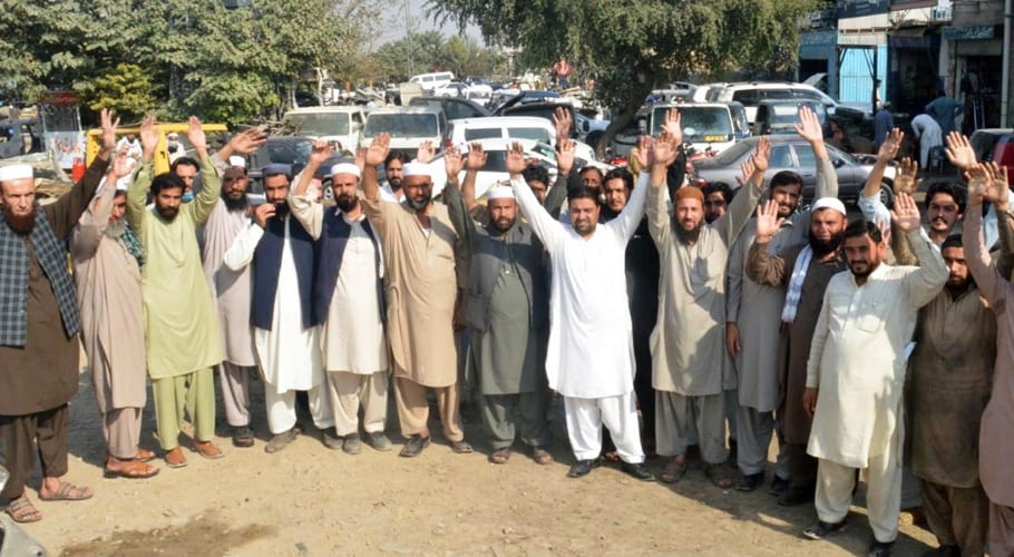 آئی جے پرنسپل روڈ پر ڈکیتیوں کی واردارتوں کیخلاف تاجر سراپا احتجاج بن گئے