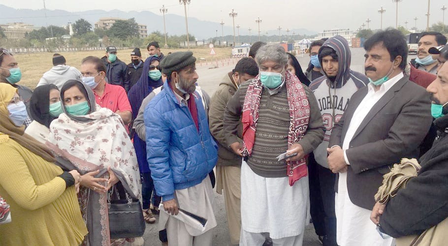 Radio employees protest in front of Parliament House against forced dismissals