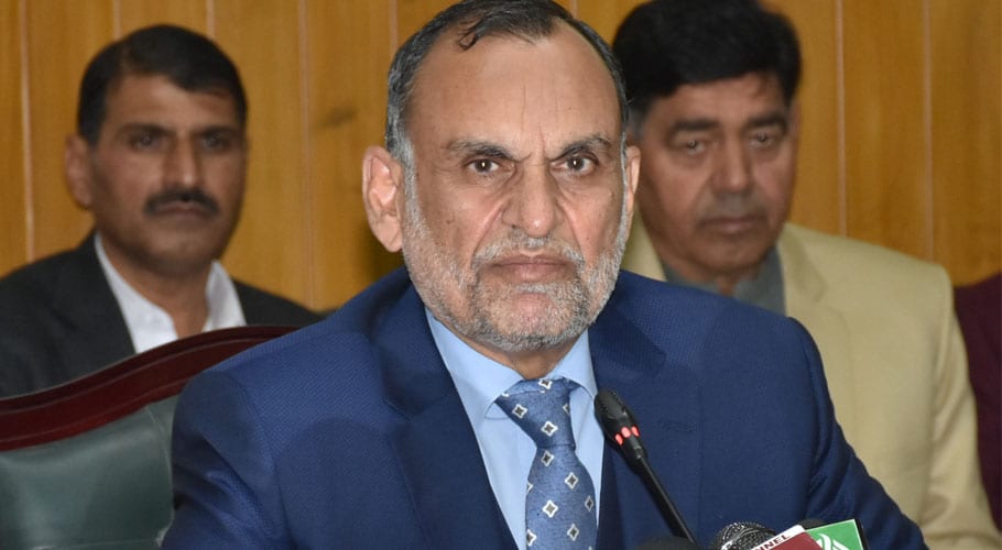 Railway Minister Azam Swati visits cantt Station