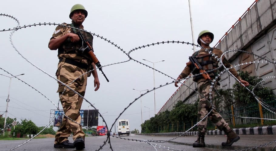 مقبوضہ کشمیر میں بھارتی فوج کی دہشت گردی، 3 نوجوان شہید، متعدد گھر تباہ