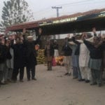 پی ٹی آئی کے 2 اراکینِ اسمبلی پر قبضہ مافیا کی سرپرستی کا سنگین الزام، عوام سراپا احتجاج
