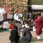 بلدیہ وسطی کے دفاتر میں تالہ بندی، مظاہرے میں متحدہ کے رکن اسمبلی بھی پہنچ گئے