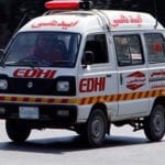 کراچی کے علاقے ڈیفنس میں تیز رفتار مزدا الٹ گئی، خواتین سمیت 9 افراد زخمی