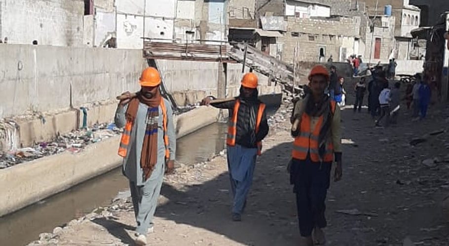 Operation continues against encroachments on Mahmoodabad nullah