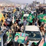 الیکشن کمیشن کے سامنے احتجاج کیلئے پی ڈی ایم کی ریلیاں کشمیر چوک کی جانب رواں دواں