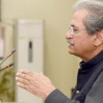 تعلیمی ادارے 18 جنوری سے مرحلہ وار کھولنے کا فیصلہ، قوم کا مستقبل کیا ہوگا؟