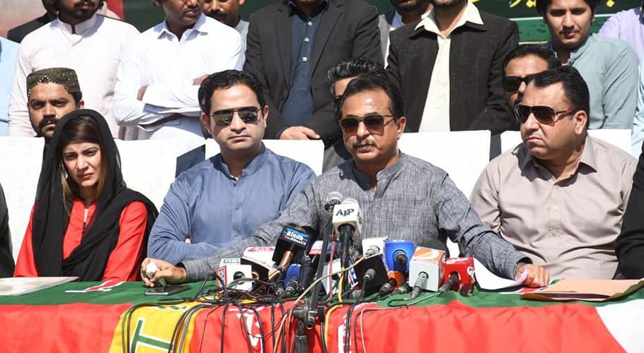 وزیرِ اعلیٰ ہاؤس میں ملیر کے حالات خراب کرنے کا پلان بن چکا ہے۔حلیم عادل شیخ