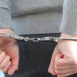 کراچی میں ڈکیتی کے دوران پولیس کو دیکھ کر فرار ہونے والا ڈاکو گرفتار، مقدمہ درج