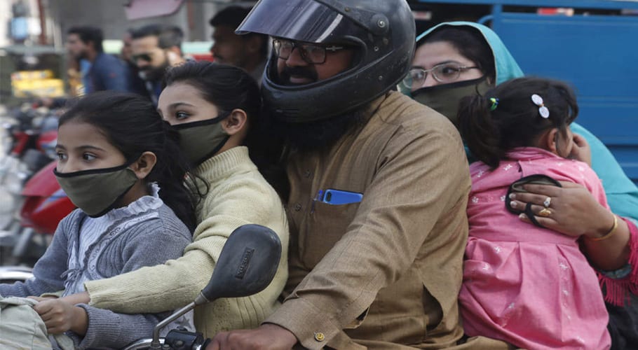 پاکستان میں کورونا سے 9 لاکھ 42 ہزار افراد متاثر، 21 ہزار 723 جاں بحق