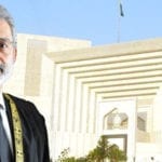 سپریم کورٹ نے جسٹس فائز عیسیٰ کو وزیراعظم سے متعلق کیس سے الگ کردیا