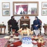 12 ارکان قومی اسمبلی کی عمران خان سے بغاوت، گیلانی کو حمایت کی پیشکش