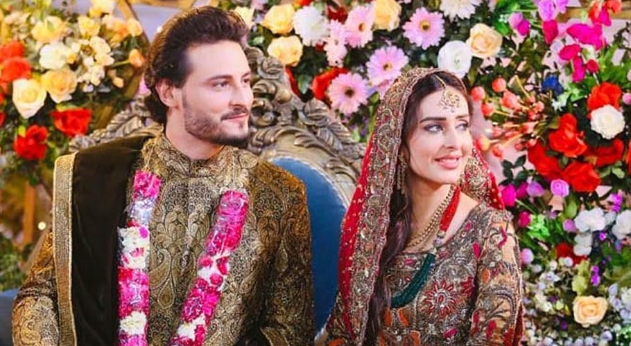 عثمان خالد اور سدرہ نیازی کی دلہا دلہن بنے تصویر سوشل میڈیا پر وائرل