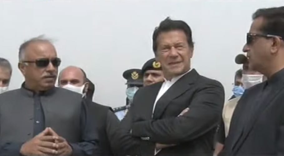 بلین ٹری سونامی، وزیرِ اعظم عمران خان نے نوشہرہ میں شجر کاری مہم کا افتتاح کردیا