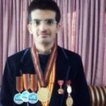 نوجوان پاکستانی سائنسدان عمیرمسعود جسے یونیورسٹیاں سال بھرداخلہ دینے سے انکاری رہیں
