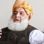 مولانا فضل الرحمان نے طبیعت کی ناسازی کے باعث سیاسی سرگرمیاں بند کردیں
