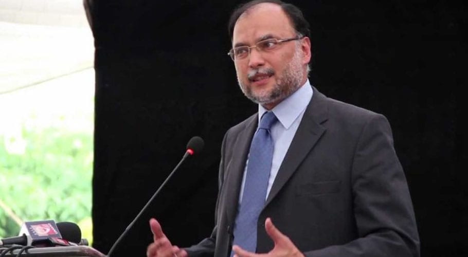 سیلاب سے نقصان کا سائز ملکی وسائل کے مقابلے میں بہت زیادہ ہے، احسن اقبال
