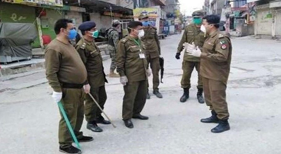 پنجاب حکومت کا ماسک نہ پہننے والوں کے خلاف مقدمات درج کرنے فیصلہ