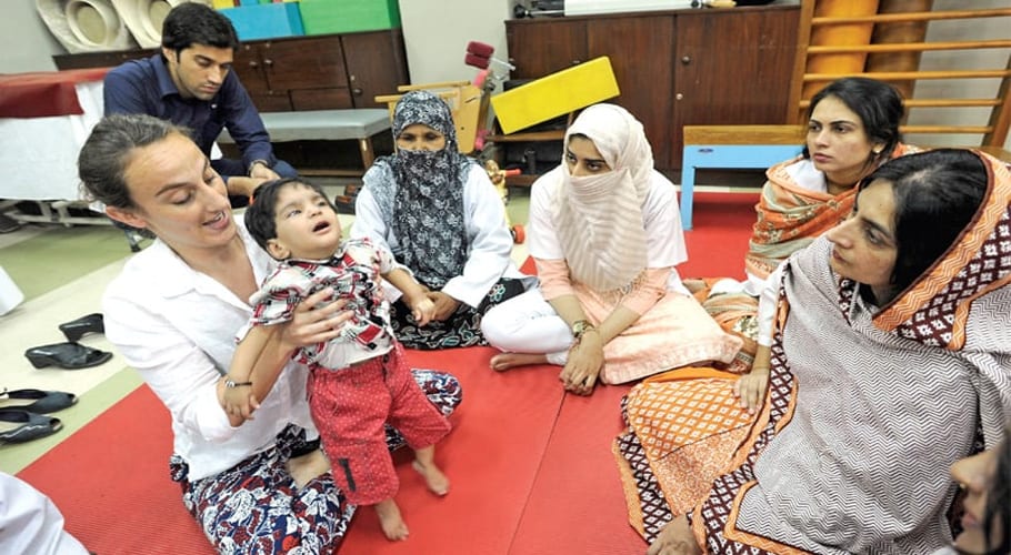 آٹزم سے آگہی کا عالمی دن، ذہنی معذور افراد اور ملک و قوم کی ذمہ داریاں