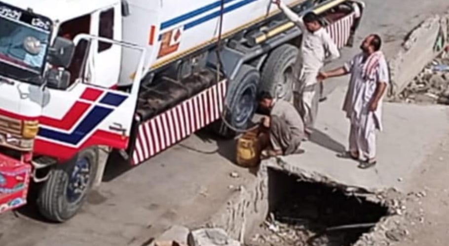پاکستان آئل فیلڈز لمیٹیڈ کی سپلائی لائن سے کروڑوں مالیت کے کروڈ آئل کی چوری کا انکشاف