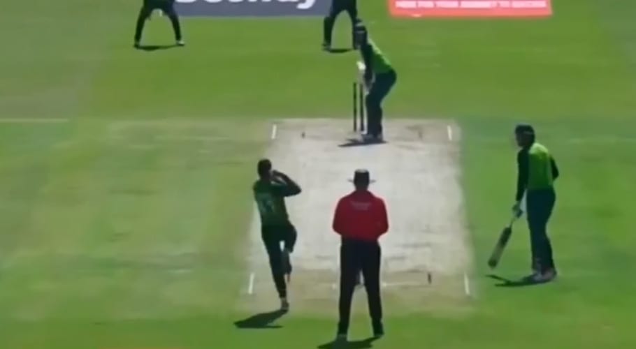پاکستان کا ٹاس جیت کر باؤلنگ کا فیصلہ، جنوبی افریقہ کے 3 کھلاڑی آؤٹ